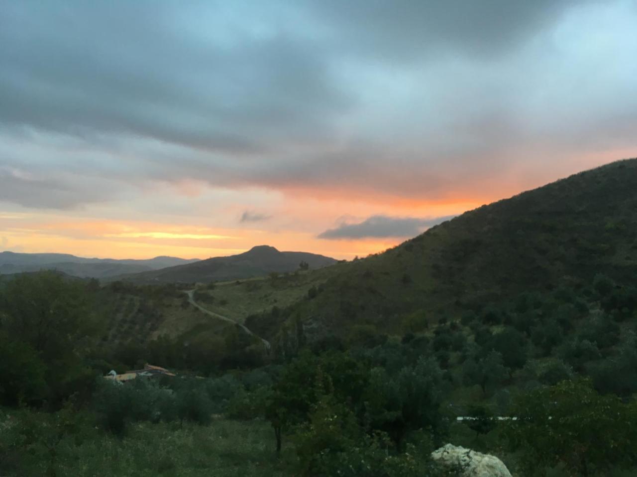 Agriturismo Gelso Castellana Sicula Екстер'єр фото